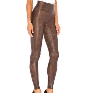 Spanx Faux Leather Snakeskin Legging in Brown Snakeskin—Small